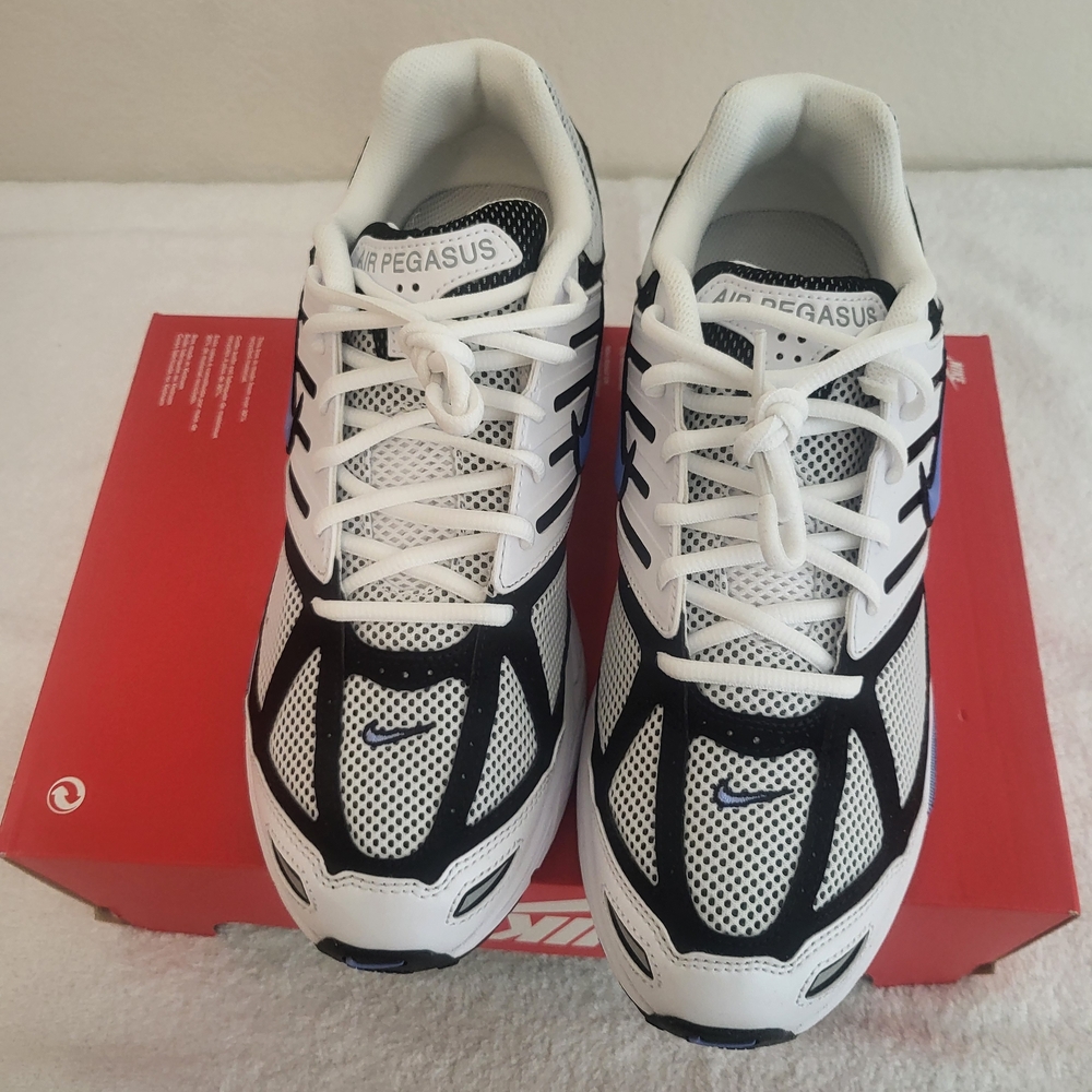 Nike Air Pegasus White and Black Athletic Shoes